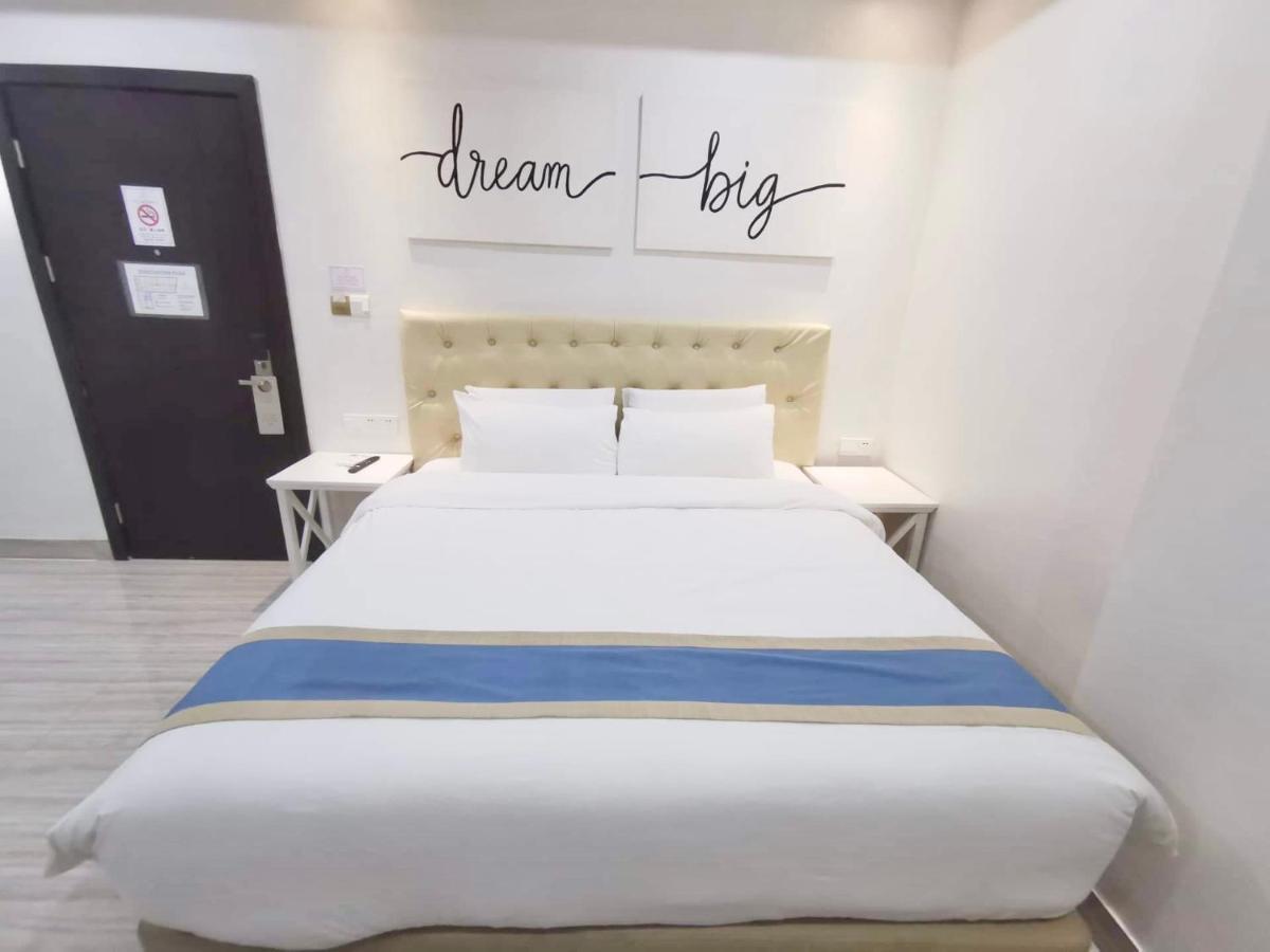 햄튼 스위트 호텔 Davao City 외부 사진