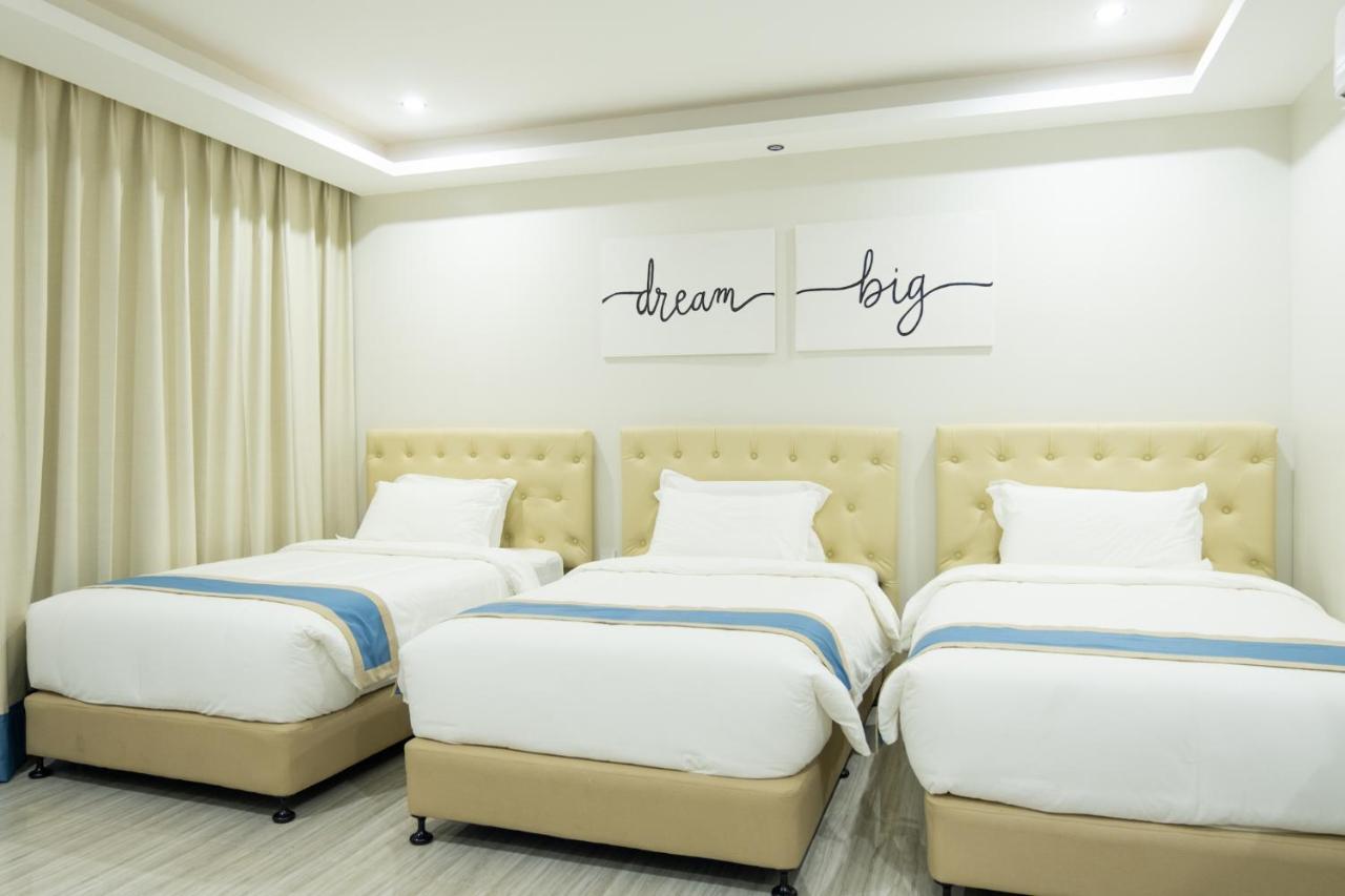 햄튼 스위트 호텔 Davao City 외부 사진