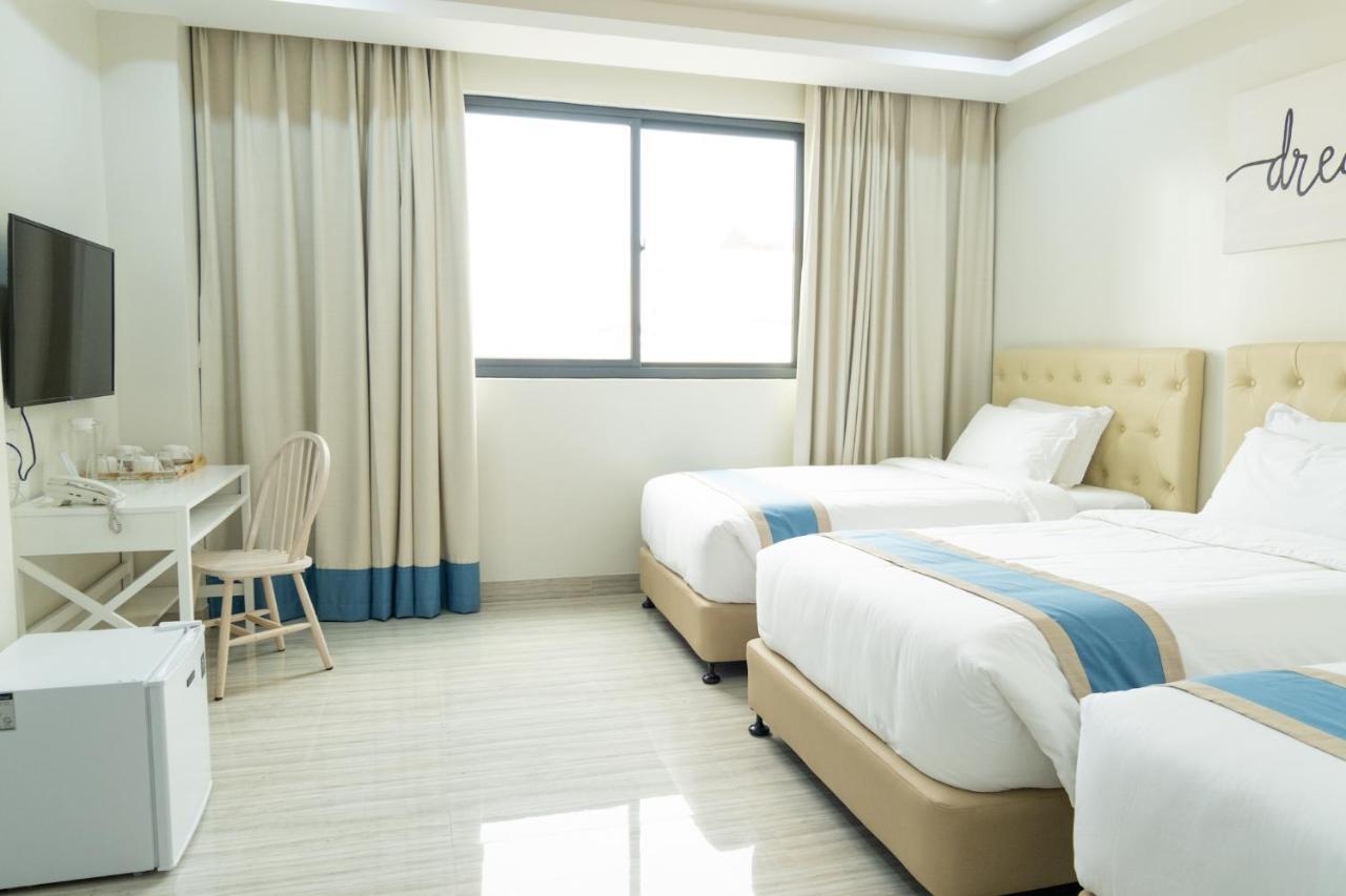 햄튼 스위트 호텔 Davao City 외부 사진