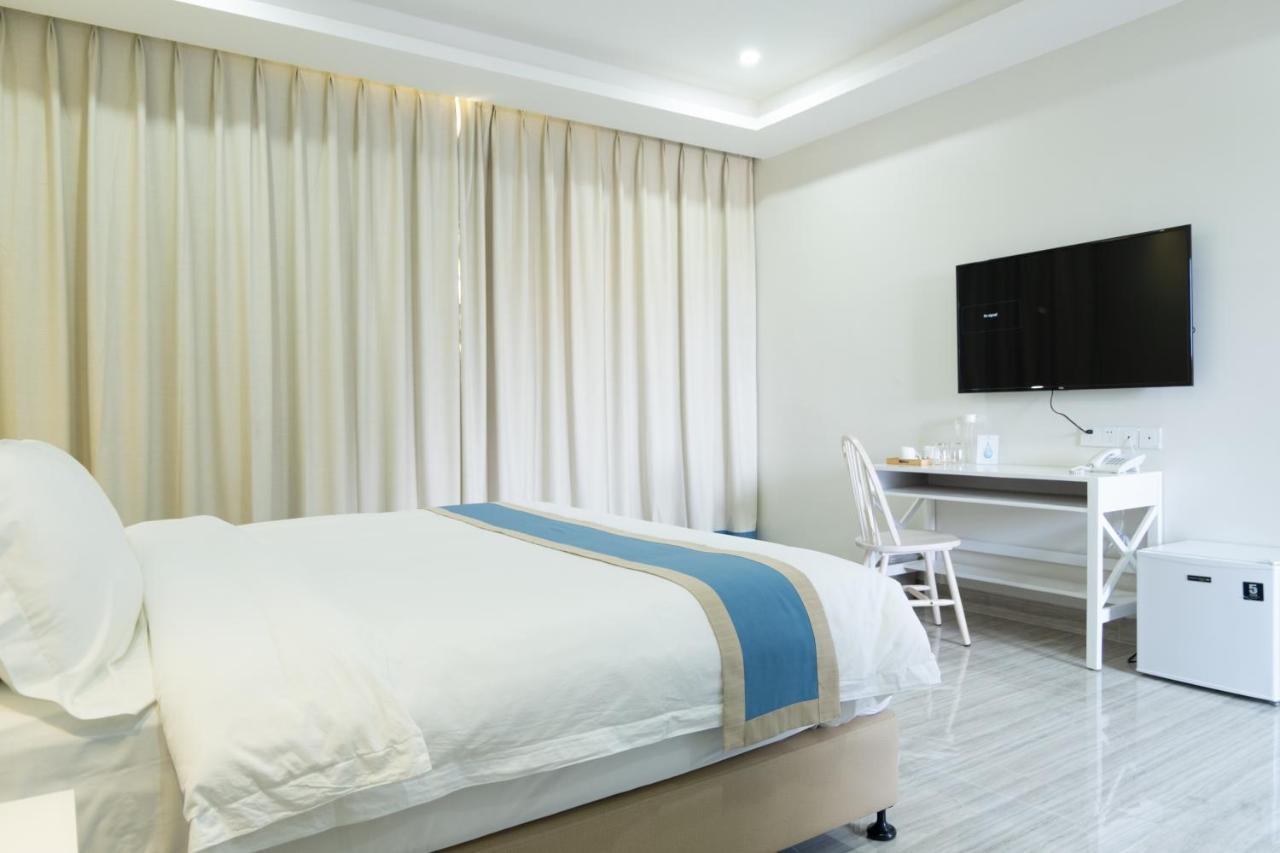 햄튼 스위트 호텔 Davao City 외부 사진