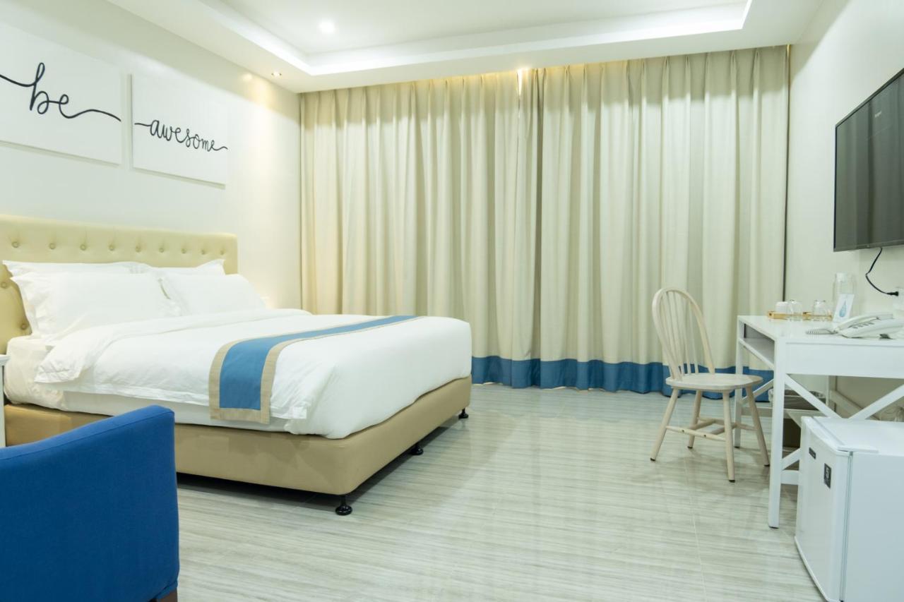 햄튼 스위트 호텔 Davao City 외부 사진