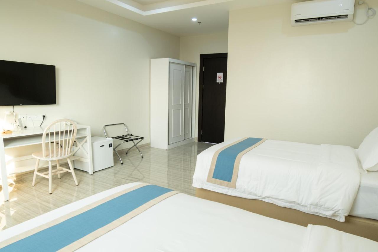 햄튼 스위트 호텔 Davao City 외부 사진